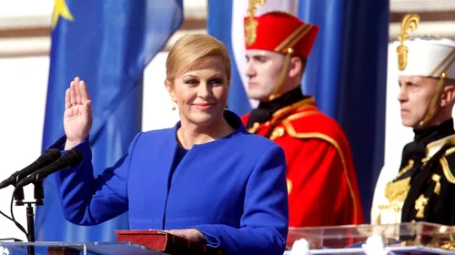 A dus Cupa Mondială la summitul NATO! GALERIE FOTO | Președinta Croației a „lovit” din nou: ținută specială și cadouri aparte pentru Donald Trump și Theresa May