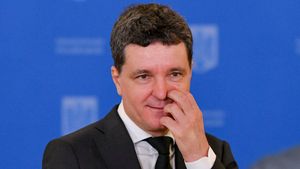 Nicușor Dan, pus la zid pentru gestul devenit viral în România: „Păcat că la inundații n-a fost”