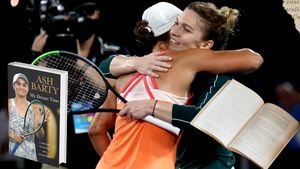 Mesajul secret pe care Simona Halep i l-a dat jucătoarei de top a fost făcut public în cartea autobiografică a acesteia! Cum a reacționat Barty când a deschis telefonul: „Am știut mereu cu ce fel de persoană am de-a face!”