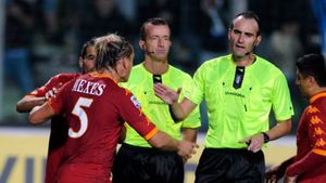 FOTO** Haos în vestiarul Romei: Mexes, suspendat o lună după ce a sărit să-l bată pe arbitru!