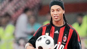 Ronaldinho a semnat cu Milan