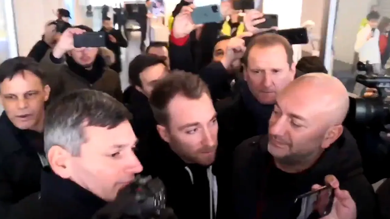 Christian Eriksen a ajuns la Milano! Mijlocașul, asaltat pe aeroport de fanii lui Inter | VIDEO
