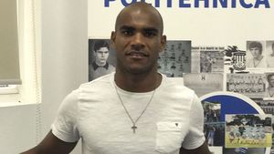 FOTO | "Pentru oraș, pentru culori!". E brazilian, are nume de campion mondial și devine asul din mâneca lui Stoican 