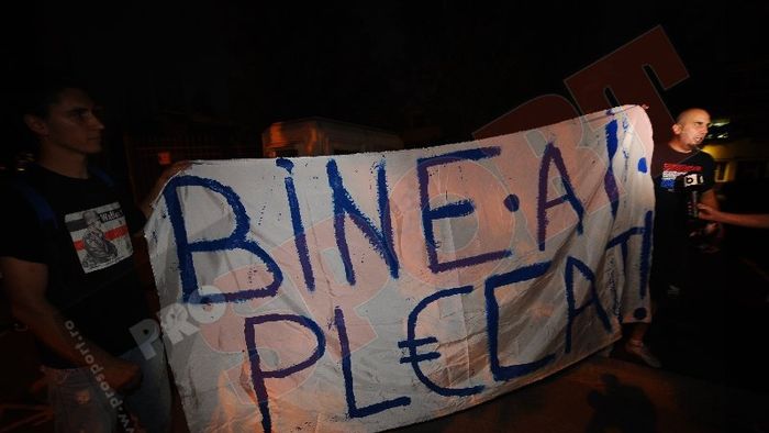 Fanii Stelei continuă RĂ‚ZBOIUL cu Becali!** Au fost în Ghencea pentru a-i transmite un mesaj: "Bine ai plâ‚¬cat" FOTO