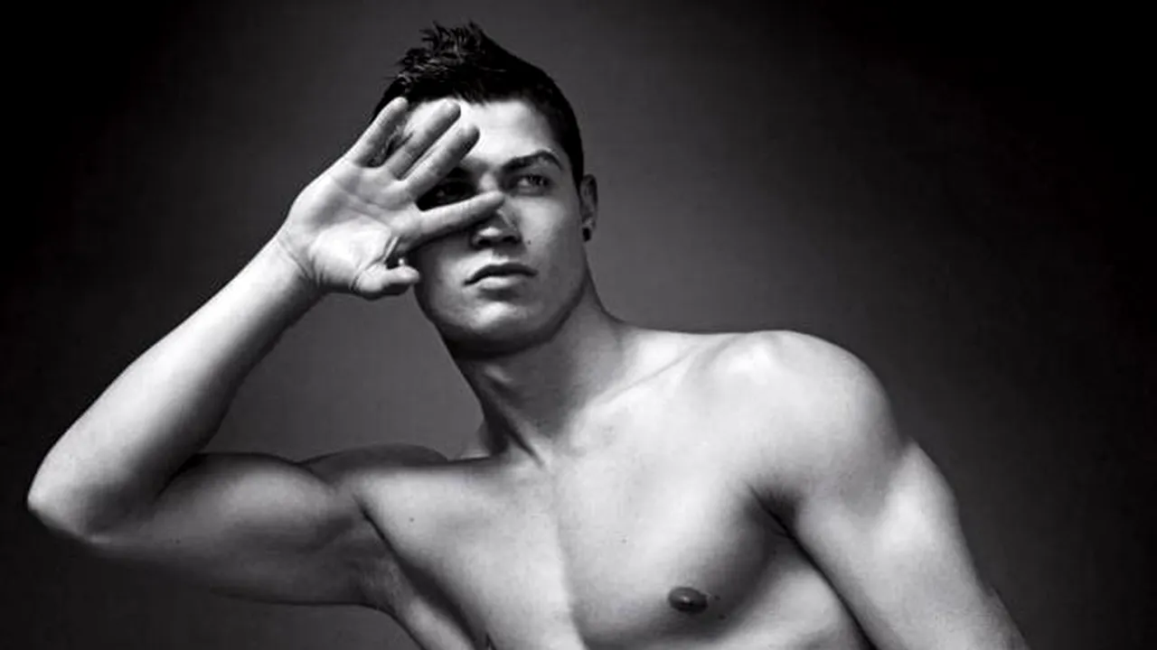 FOTO** Cristiano Ronaldo este noua imagine Armani