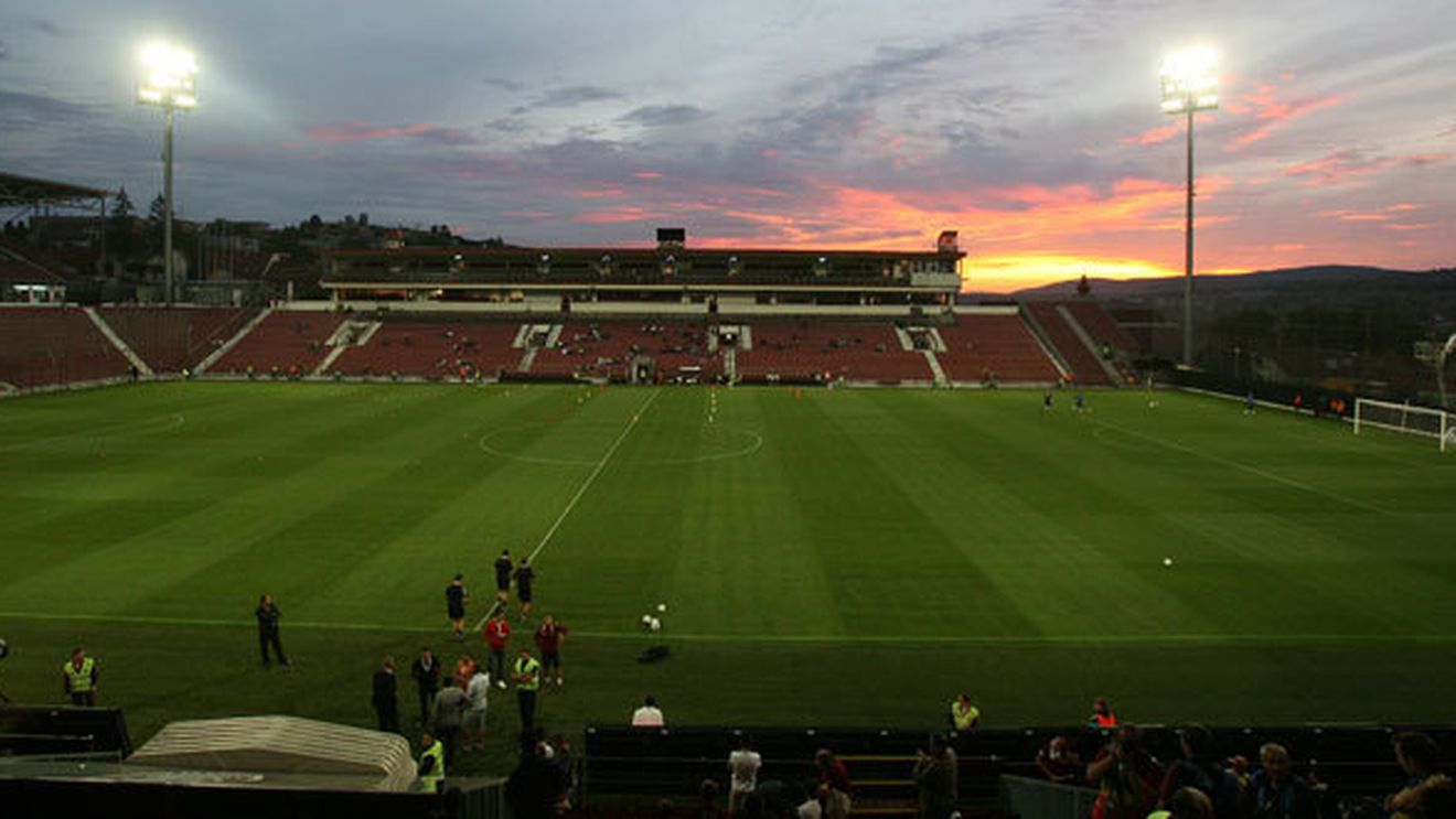 CFR vinde doar pachete pentru meciurile din grupele Ligii!** Cât costă să le vezi pe United, Galatasaray și Braga