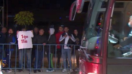 Dan Petrescu, ironizat în Bănie, după Universitatea Craiova - CFR Cluj! Mesajul genial afișat de către un suporter oltean | FOTO