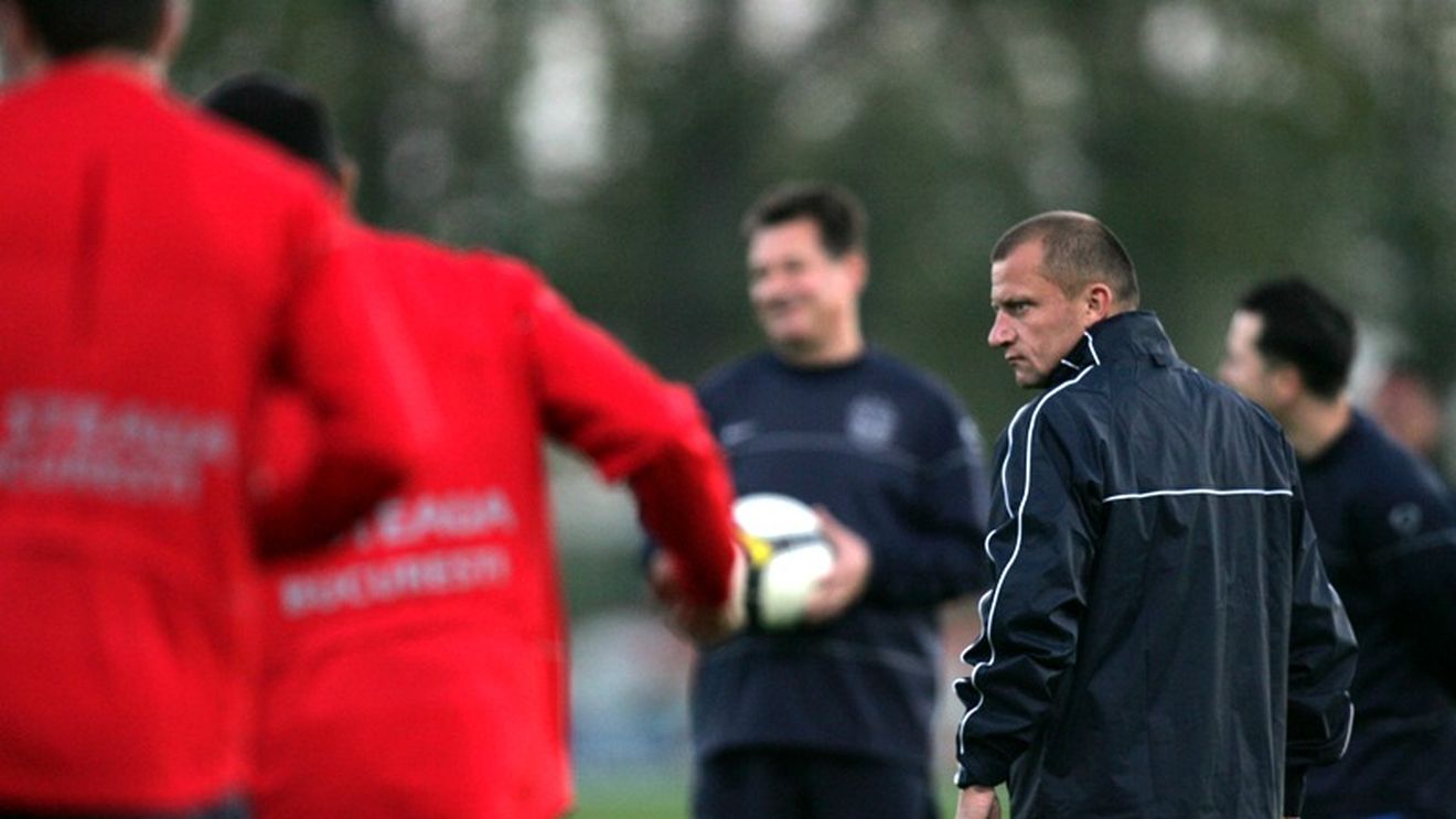 Dorinel vânează 'cârtițe': "Aflu eu cine 'răsuflă' din vestiar!"