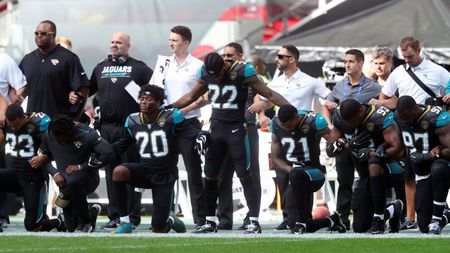 Nike și Under Armour iau apărarea sportivilor în disputa cu Donald Trump. Președintele SUA: "Afară cu acel fiu de c**vă!"

