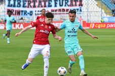 Poza pentru articolul Sfidare maximă la Universitatea Craiova! Un jucător a venit îmbrăcat cu tricoul FCSB-ului în cantonamentul echipei. Cum a reacționat clubul