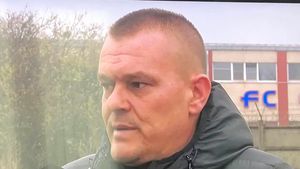 Gheorghe Mustață a venit special la baza FCSB-ului pentru a-i cere lui Deian Sorescu să transmită un mesaj suporterilor: „Sper să ne susțineți. Forța Steaua!”