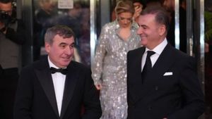 Socrul lui Ianis Hagi este putred de bogat! Asemănarea cu Gigi Becali a cuscrului lui Gică Hagi