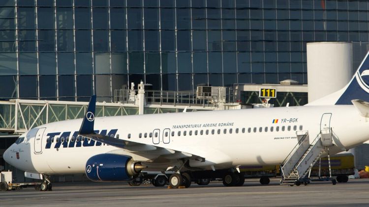 Fotbaliștii din naționala României au petrecut noaptea cu două voleibaliste de la Dinamo și au ratat avionul! „A fost un șpriț și nu ne-a trezit cine trebuia”