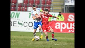 Alexandru Meszar a făcut anunțul înainte de meciul Dinamo - UTA. „Îl vrem din vară pe Rareș Pop sub formă de împrumut de la Rapid!”. De ce depinde tranzacția. EXCLUSIV