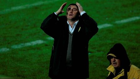 „Îmi bag picioarele în el de fotbal"