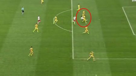 FOTO | Gest iresponsabil făcut de Cristi Săpunaru. Arbitrul a reacționat imediat