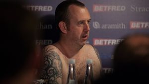 SNOOKER | Mark Williams, marele învins al optimilor la Campionatul Regatului Unit, după ce a condus 4-0: "La pauză, i-am spus tatălui meu să pregătească mașina!" Doar doi campioni mondiali au rămas în cursa pentru trofeu. Programul 'sferturilor'