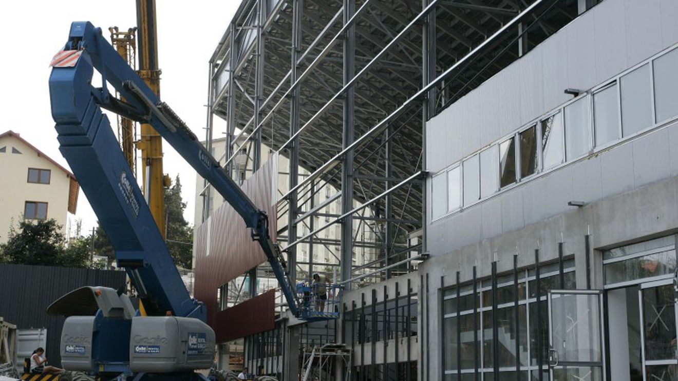 CFR și firma care i-a modernizat stadionul vor să cadă la pace, deși dosarul a ajuns în instanță
