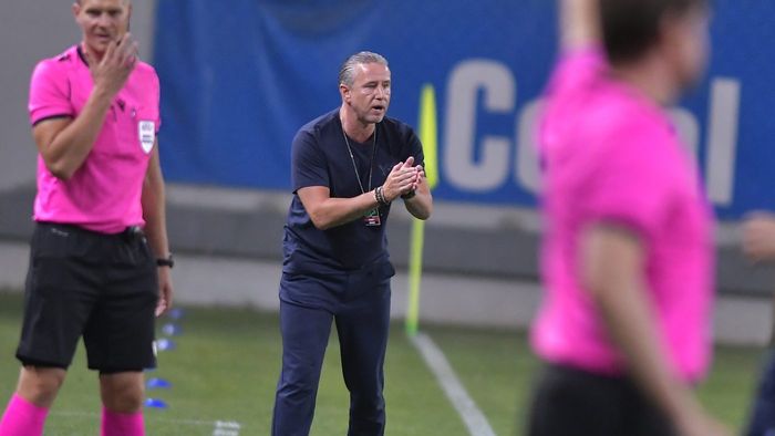 Laurențiu Reghecampf rămâne optimist după eliminarea Universității Craiova din Conference League: „Acum, trebuie să îi îmbărbătez pe jucători!”