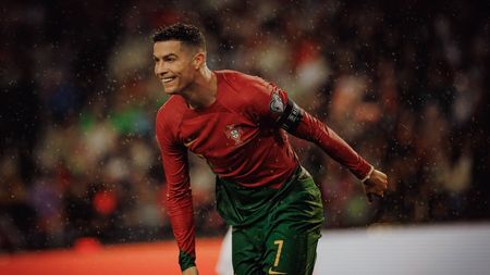 Cristiano Ronaldo, deasupra tuturor chiar și la 38 de ani! Bornele istorice stabilite după dubla din Bosnia - Portugalia 0-5: mult mai tinerii Erling Haaland și Kylian Mbappe s-au văzut depășiți de starul lusitan!