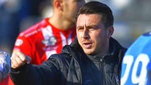 Ilie Poenaru a învins-o pe FCSB, dar n-ar refuza o ofertă de la Gigi Becali: „Am mereu telefonul deschis” + Laude pentru elevii săi