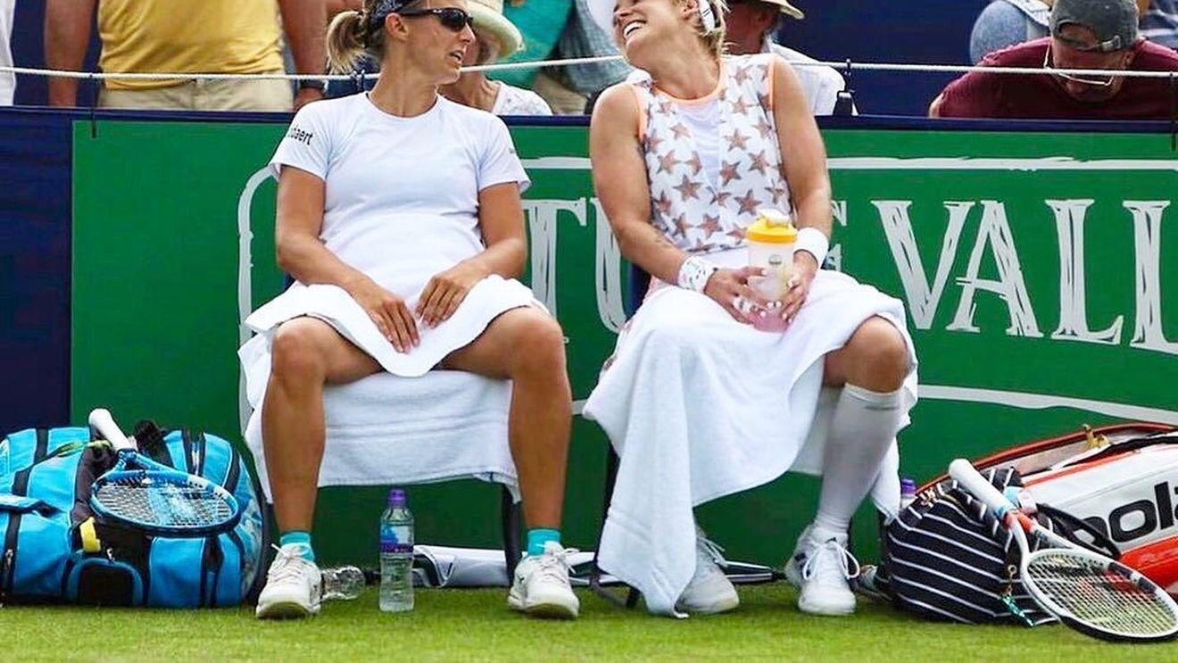 Cea mai bună lovitură a lunii august vine dintr-un meci de dublu! Execuția stelară cu care Bethanie Mattek-Sands le-a învins pe Bianca Andreescu și Simona Halep | VIDEO