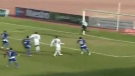 FABULOS Un fost stelist este eroul finalului de an! Omul de care râdea și patronul a reușit un gol senzațional!** VIDEO Bijuteria "circarului" pus pe fugă din Liga 1