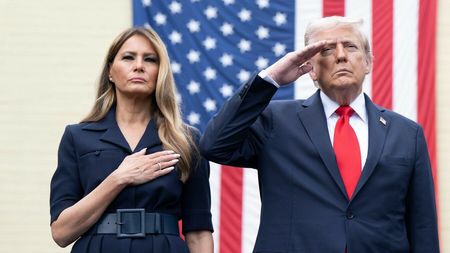 „SWAT, lunetiști, polițiști pe motocicletă”. Nebunia din jurul fiecărui eveniment cu Donald Trump