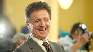 Ce avere are, de fapt, Gică Popescu de și-a permis să-i dea milioane de euro lui Gică Hagi pentru Farul: „Are bani mulți din imobiliare”