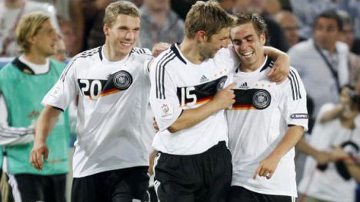 Emoții pentru nemți! Podolski și Lahm sunt gripați înainte de meciul cu Uruguay