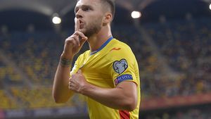 FOTO | Alexandru Maxim likes this! "Selecționeri noi care nu schimbă nimic. Clica se reîntregește"