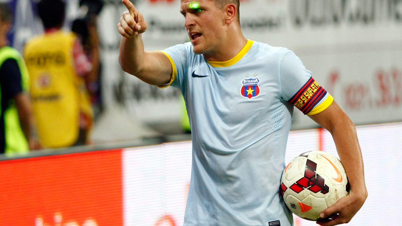 Bourceanu, pus într-o ipostază jenantă de Matei. FOTO - Puțini au observat asta: Căpitanul Stelei a rămas fără replică după gestul dinamovistului