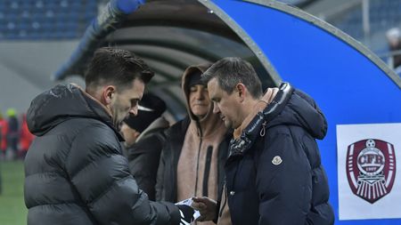 Gesturi disperate ale lui Cristi Balaj în momentul în care VAR a anulat golul lui Bîrligea! Cum a fost filmat președintele lui CFR Cluj în timp ce viziona reluările de la faza controversată din minutul 70 | FOTO