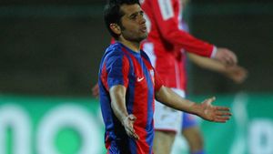 Dică încă exclude alte oferte:** "Lumea mă oprește pe stradă să mă roage să rămân, dar nu mi s-a propus nimic"