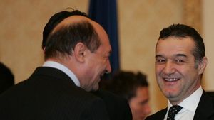 Becali: „Dom'' președinte, ești cu mine?"