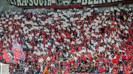 Universitatea Craiova, bun venit în infernul din Israel! Tot stadionul este o galerie! Ce îi așteaptă pe olteni la returul cu Hapoel Beer Sheva: „Sunt nebuni!” | SPECIAL