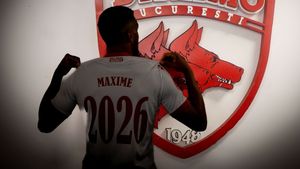 Prima reacție a lui Maxime Sivis, noul transfer al lui Dinamo. Mesajul care îi unge la suflet pe fanii „câinilor”