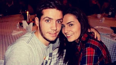 Cum arată femeia care l-a dat peste cap pe Alex Chipciu. S-a îndrăgostit din prima de ea, i-a făcut 4 fete și i-a dat interzis să revină la echipa lui Gigi Becali. GALERIE FOTO