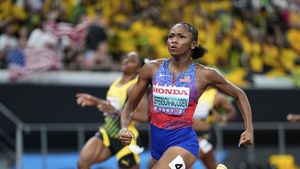 „Nu e de pe această planetă!”. Ea e cea mai rapidă femeie din lume după ce a câștigat finala la 100 metri de la Campionatele Mondiale din Tokyo