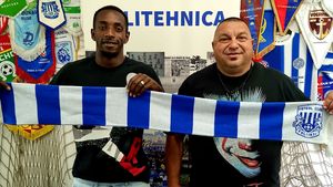 Poli Iași, un nou împrumut de la FC Botoșani. Costel Enache și-a testat jucătorii înaintea meciului cu ”U” Cluj într-un amical cu Vaslui