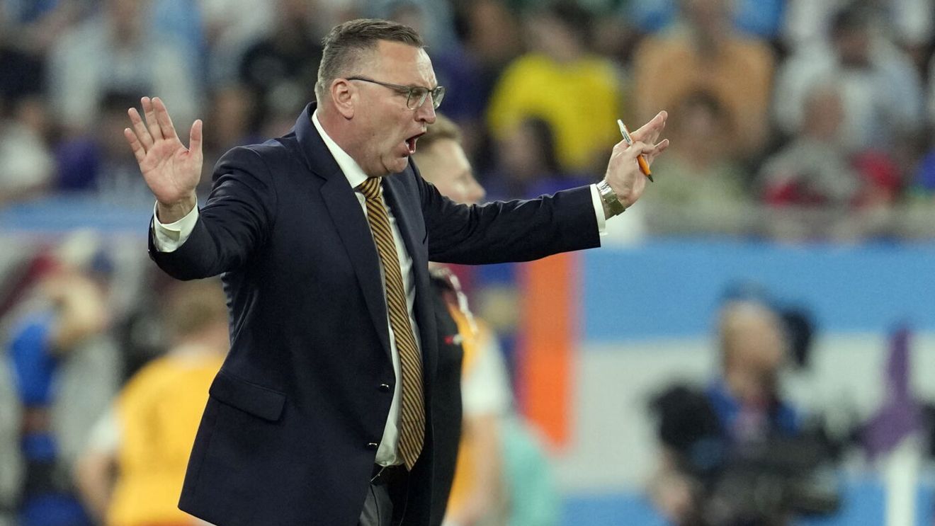 Selecționerul Poloniei își atacă jucătorii după calificarea în optimile Campionatului Mondial. „Dacă juca pentru Argentina, Lewandowski marca cinci goluri!”