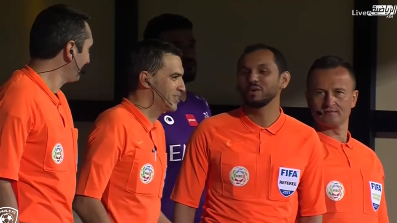 Ovidiu Hațegan s-a ajutat de VAR pentru a da un cartonaș roșu și un penalty în Arabia Saudită! Faze ciudate la Al Hilal - Al Raed | VIDEO