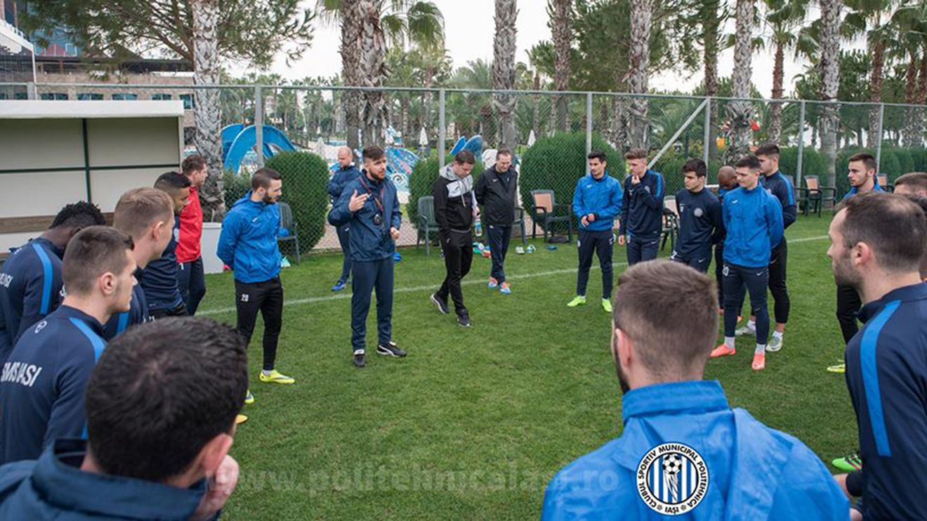 Probleme cu Cisse. Atacantul ar putea să nu i se mai alăture Iașiului în cantonamentul din Turcia și să fie trecut pe linie moartă. Vești proaste și despre fundașul spaniol care trebuia să ajungă la CSM Poli