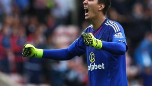 Pantilimon e solicitat la maximum în poarta lui Sunderland. Antrenorul "pisicilor negre", contestat pentru jocul defensiv: "De ce să-mi fie rușine?"