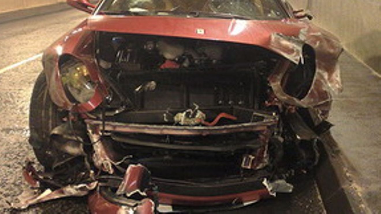 Cristiano Ronaldo și-a făcut Ferrariul praf!