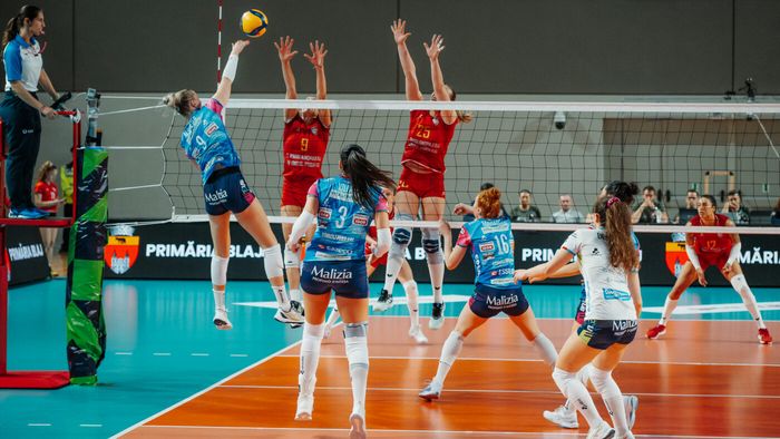 Alba Blaj a pierdut și returul finalei Cupei CEV cu Novara. Coregrafie impresionantă la un meci de volei disputat în România