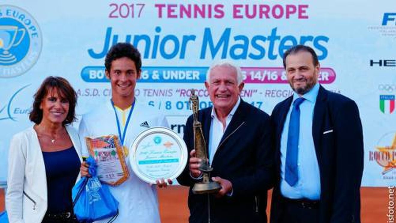 Juniorul anului 2017 este român! Nini Dica a primit cea mai importantă distincție în Tennis Europe Junior Tour
