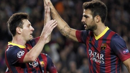 Fabregas este bănuit că ar conduce o revoltă împotriva lui Mourinho, dar un fost coleg îi ia apărarea: "Îl cunosc. Nu ar face un astfel de lucru!". Cine îl apără pe mijlocaș