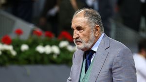 Ion Țiriac a fost prins cu 340 de kilometri la oră. Ce bolid conducea miliardarul român: „Cât drumul e drept, zbori! Zbori”