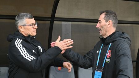Antrenorul revelație din Superliga a primit ofertă să plece de la echipa care e la un pas de play-off!